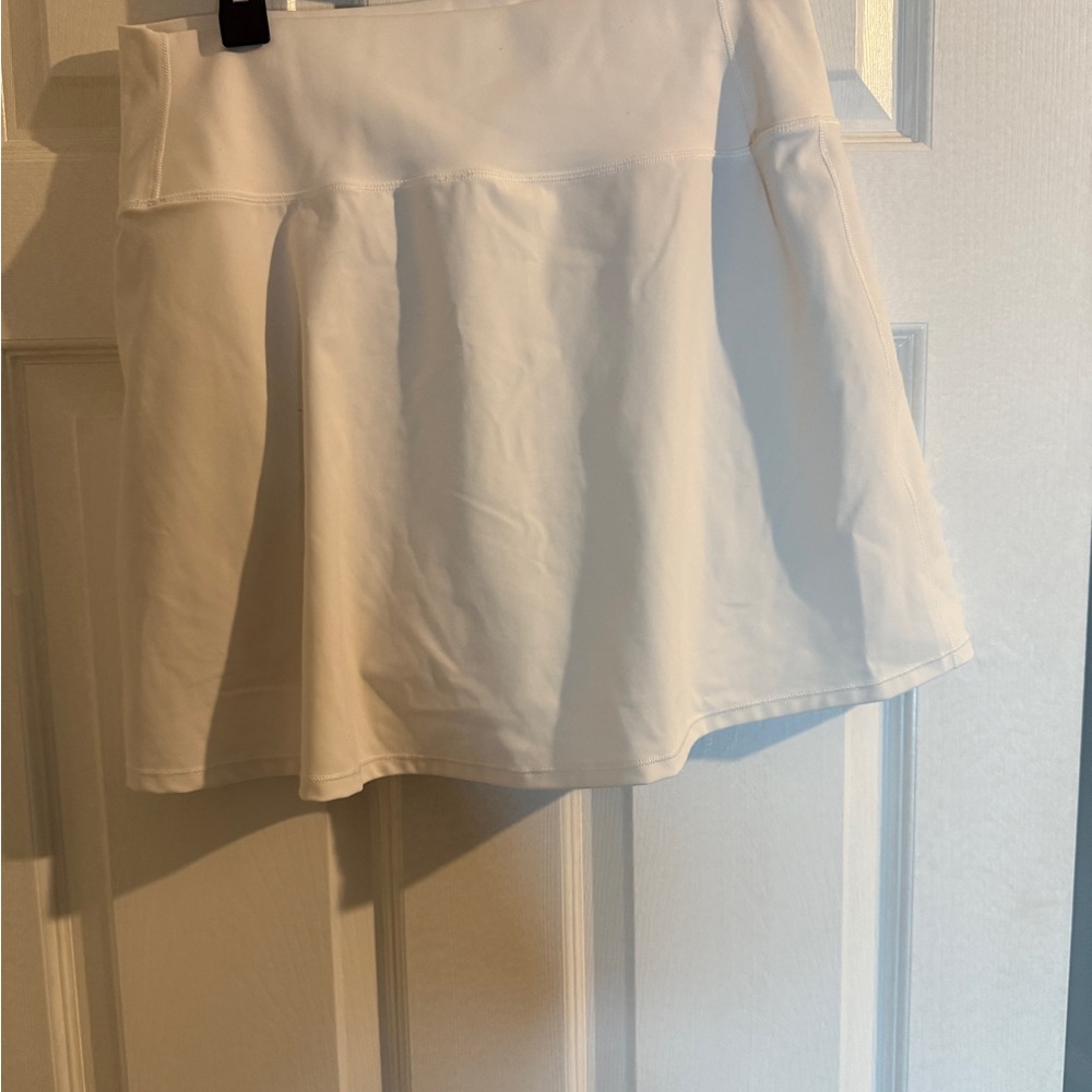 Vuori Women's White Tennis Skirt - Picture 2 of 5
